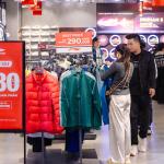 Nhộn nhịp săn deal giảm giá mùa Black Friday